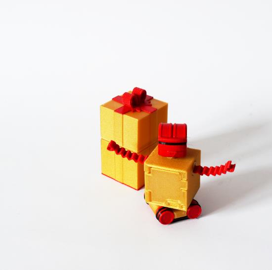 robot z pudelkiem 3D